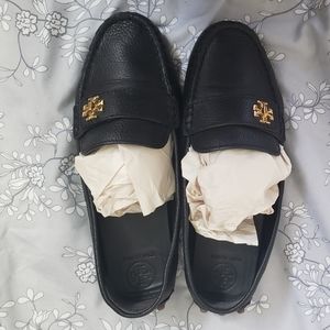 Tory Burch size 8M black Leather Loafers